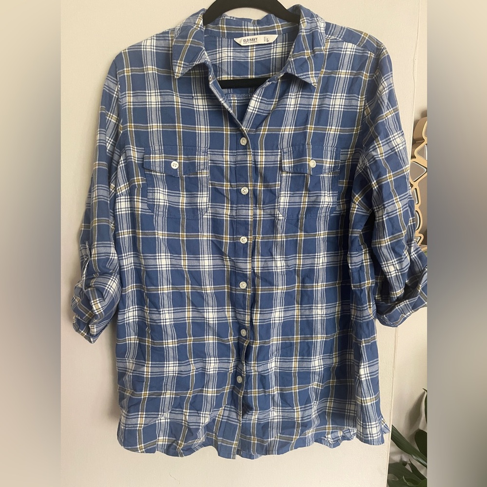 Never worn Old Navy button down shirt size L